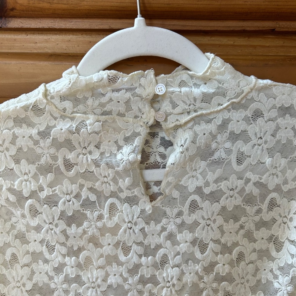 NWT Hem and Thread Top Long Sleeve Cream Lace Mock Collar Women's Size Small‎ - Picture 4 of 8